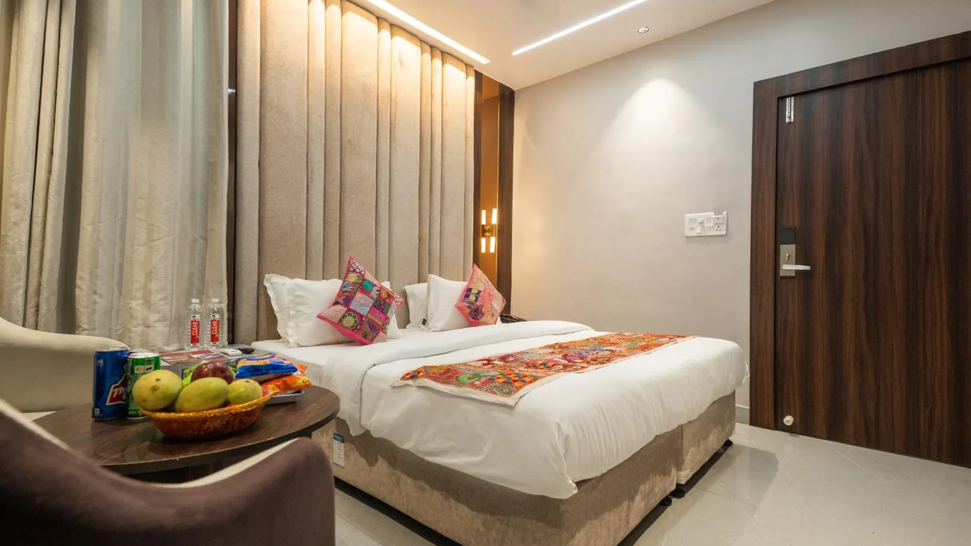 Tripli Hotels Evara Inn Varanasi 3*,  Índia