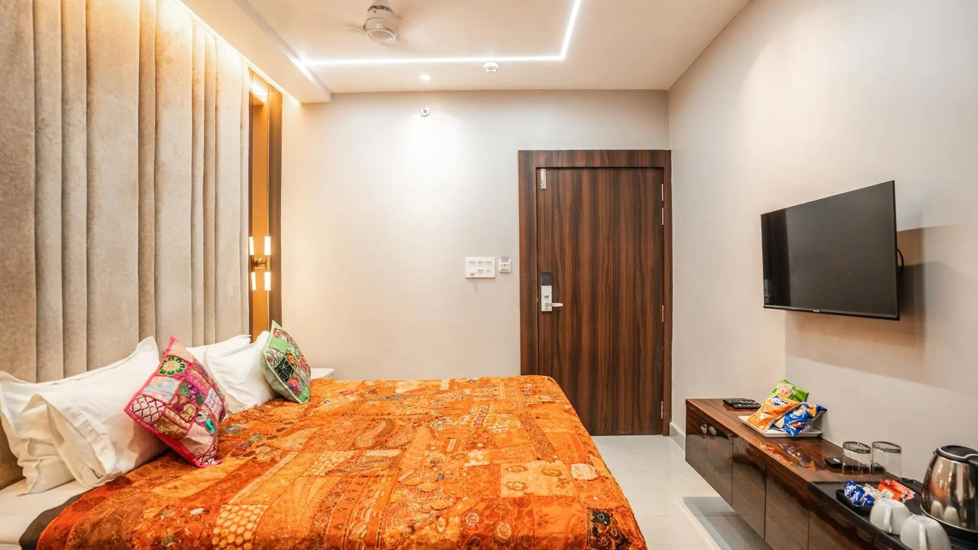 Tripli Hotels Evara Inn Varanasi