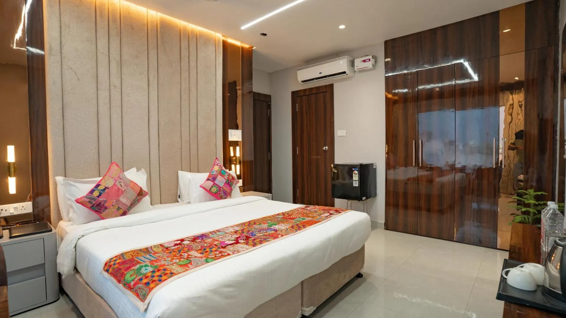 Tripli Hotels Evara Inn Varanasi 3*,  Índia