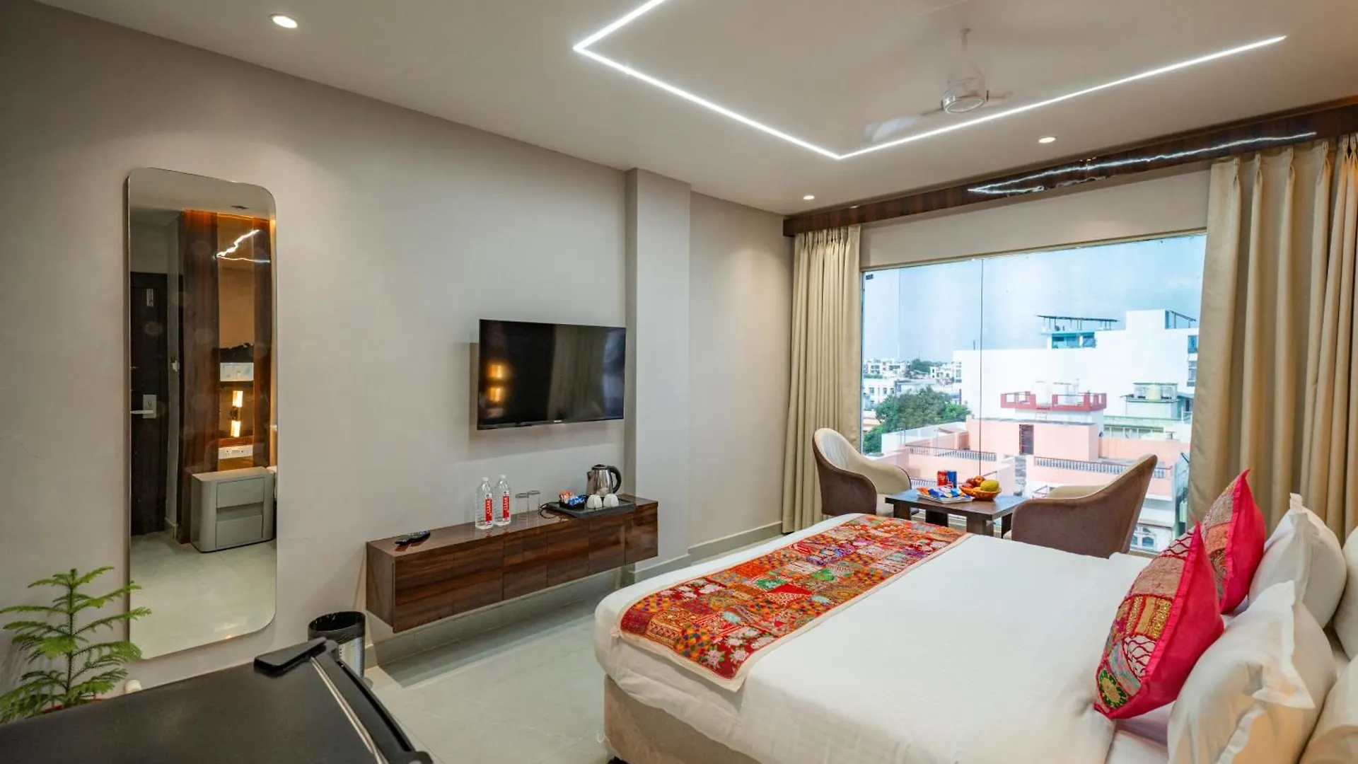Tripli Hotels Evara Inn Varanasi 3*,  Índia