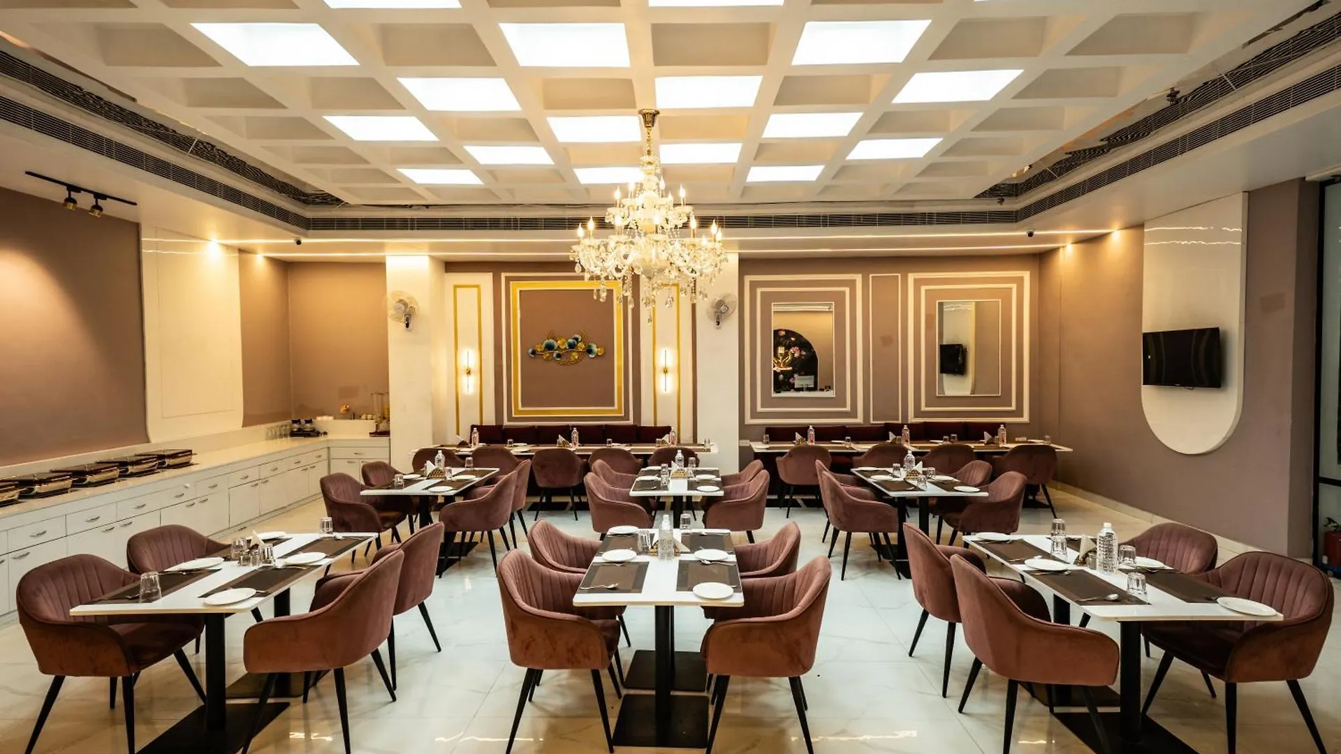 Tripli Hotels Evara Inn Varanasi