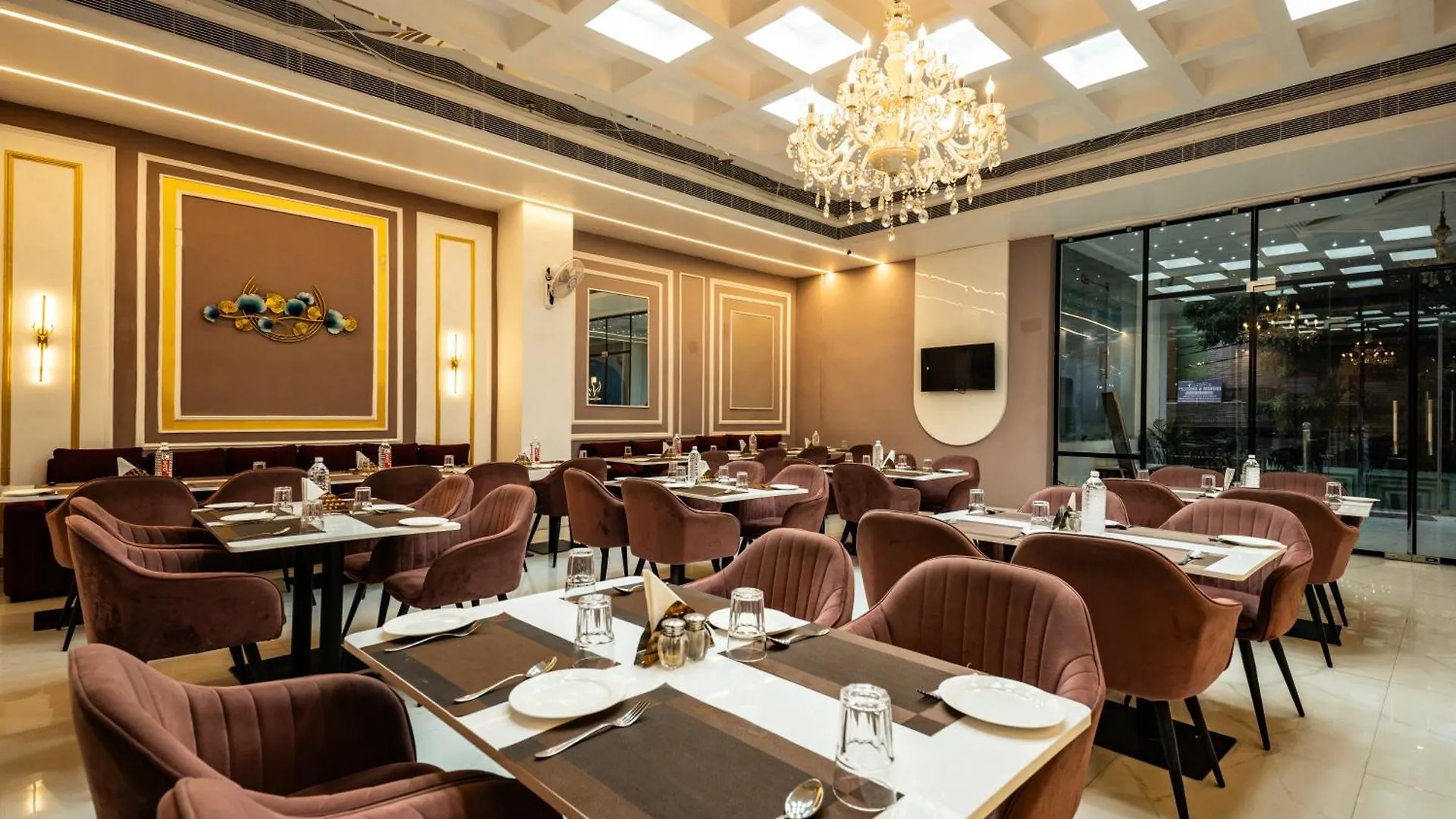 Tripli Hotels Evara Inn Varanasi 3*,  Índia