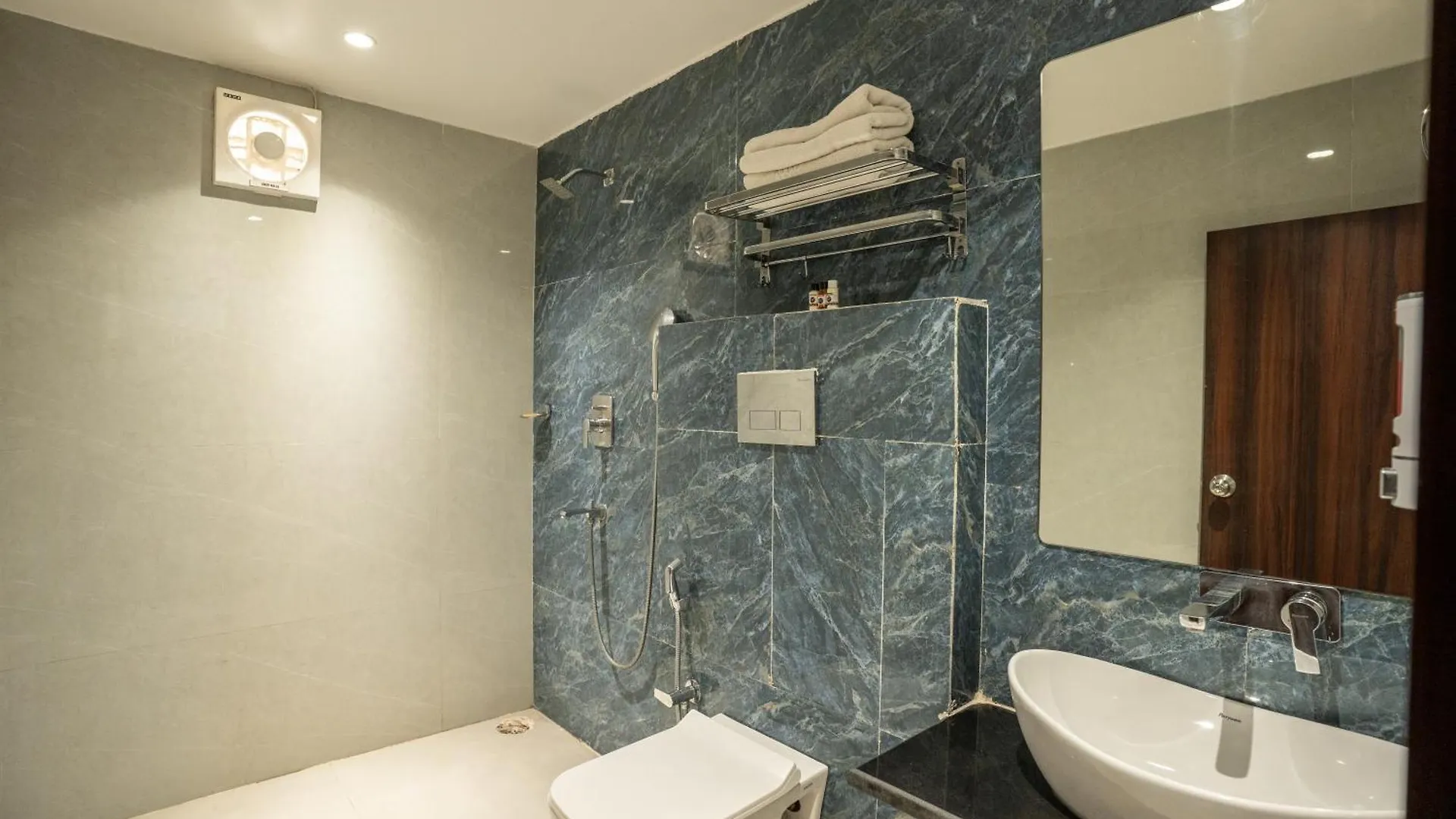 Tripli Hotels Evara Inn Varanasi